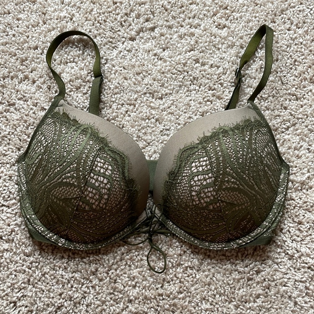 Victoria’s Secret push-up bra